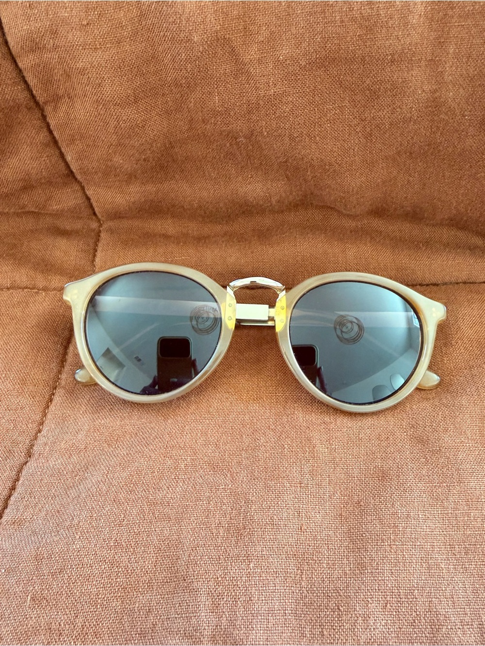 Madewell Cream Round Sunglasses with Gold Bridge